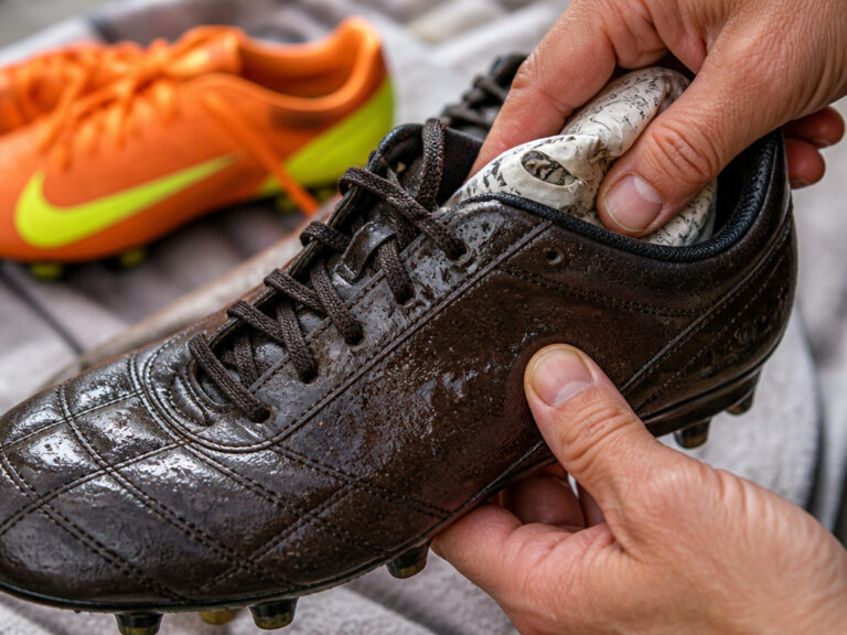 Leather vs Synthetic Football Boots: Which Should You Buy?