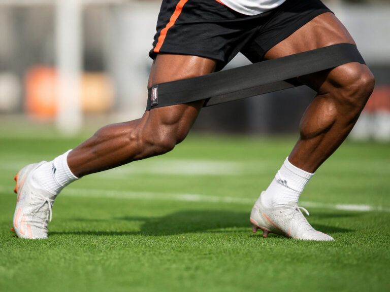 Football Pre Season Training Guide: The 6-Week Blueprint